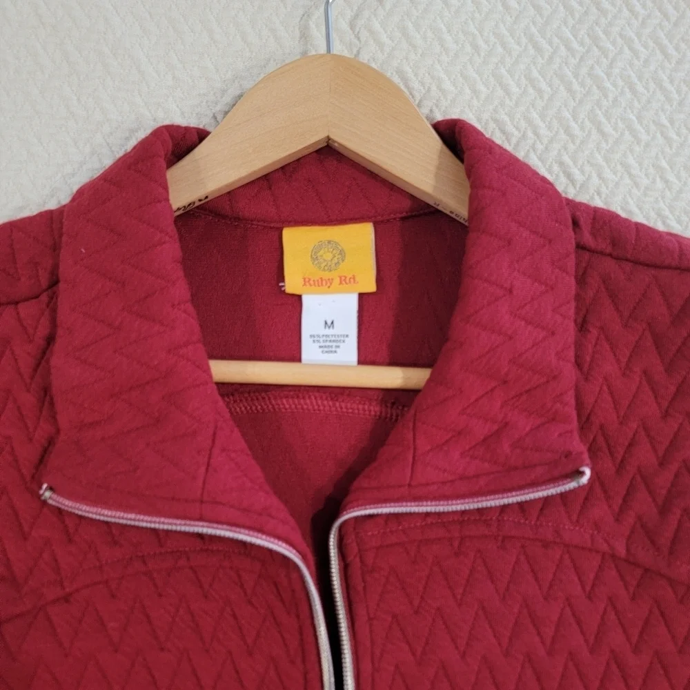 Ruby Rd. Women's Red Quilted Vest Size Medium Zipper Front